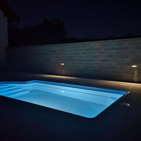 Yosefsfeld Bed & Breakfast Kutjevo Bagian luar foto