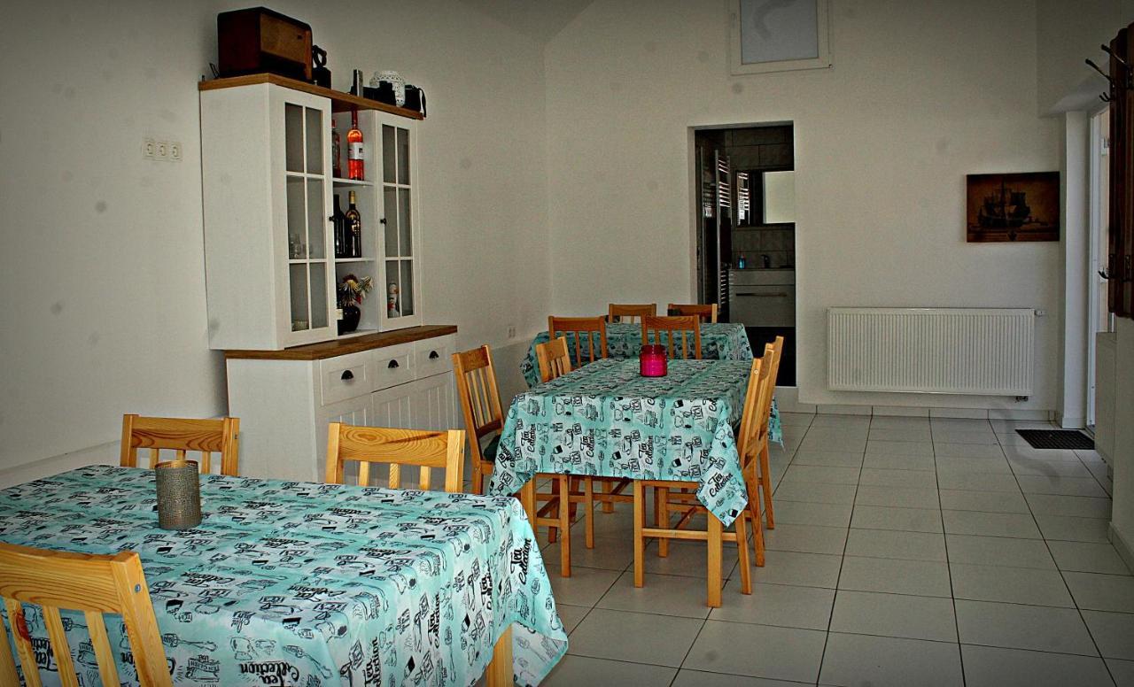 Yosefsfeld Bed & Breakfast Kutjevo Bagian luar foto