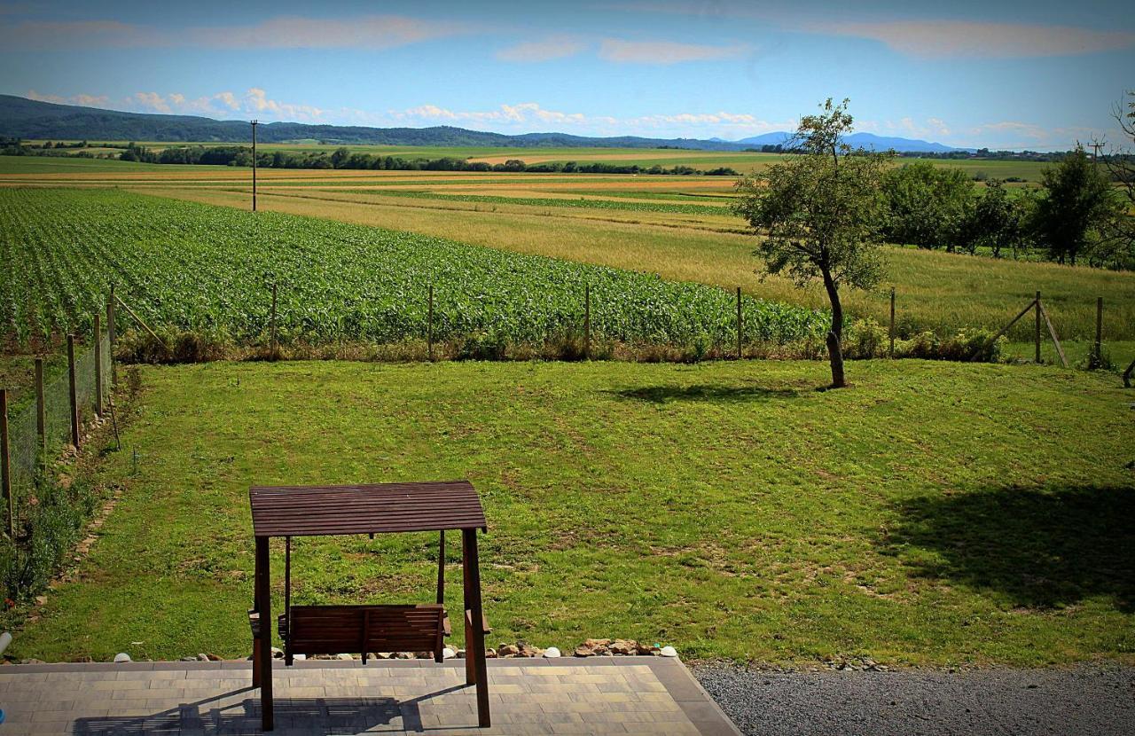 Yosefsfeld Bed & Breakfast Kutjevo Bagian luar foto