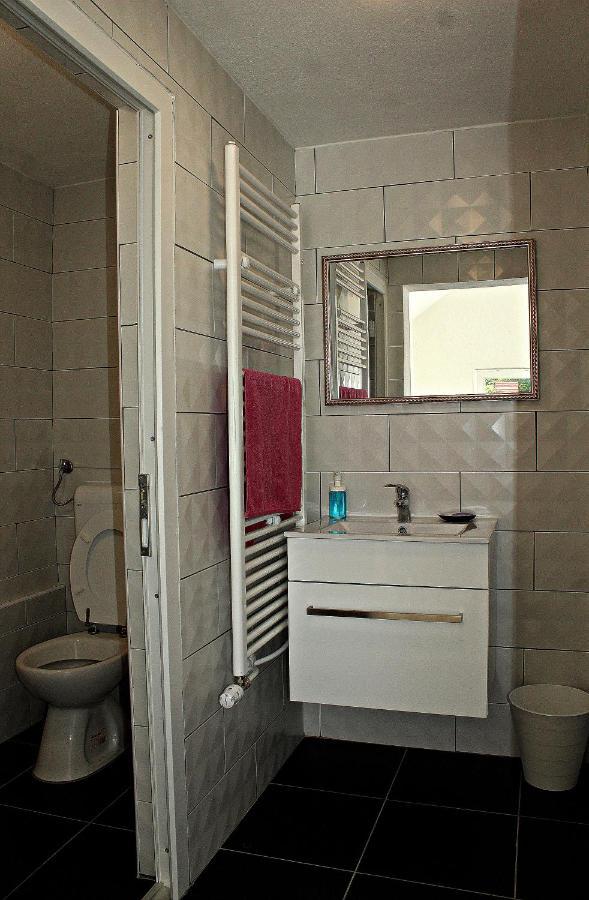 Yosefsfeld Bed & Breakfast Kutjevo Bagian luar foto